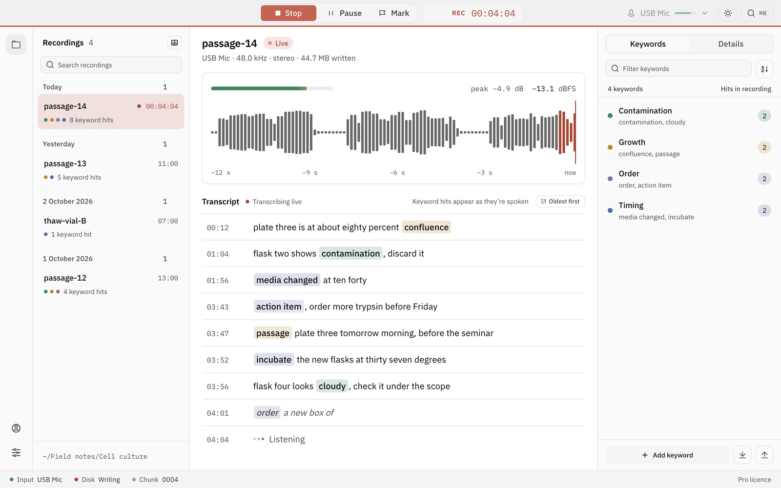 The whole app recording at a lab bench: notes on a cell culture land in the transcript one by one, with contamination, growth, order and timing keywords highlighted and counted in the keyword library.